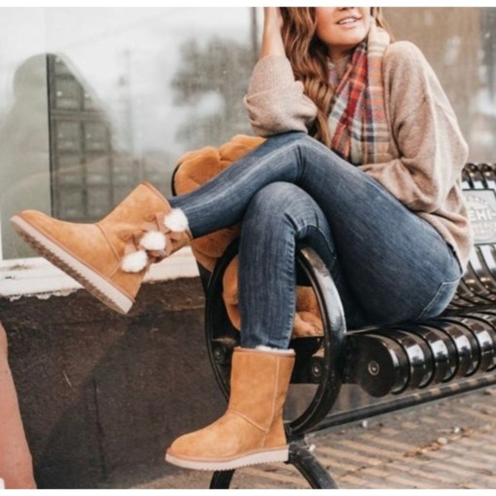 KOOLABURRA BY UGG Victoria Short Bow Boots